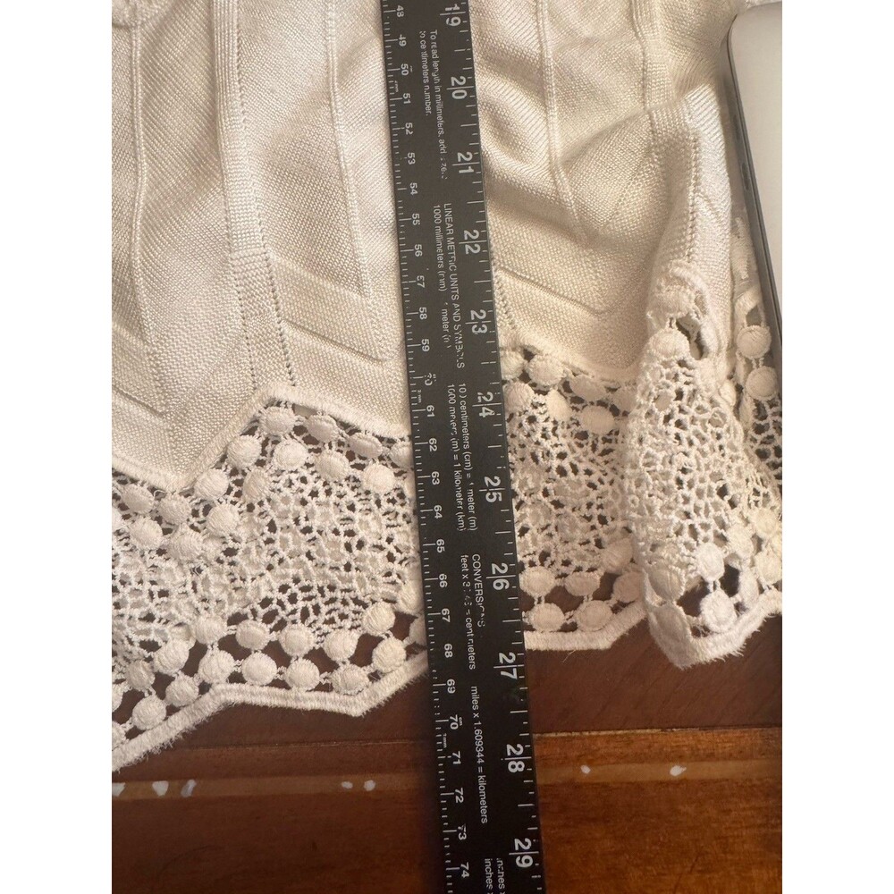 Women’s WHITE HOUSE BLACK MARKET Top MEDIUM ivory Long Sleeve W/Lace Trim - Picture 13 of 16